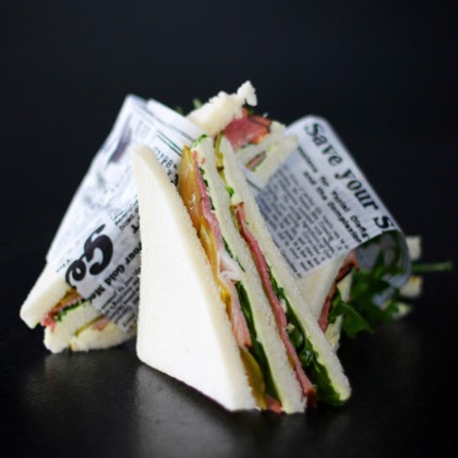 Sandwich-Ecke mit Schinken und Käse